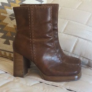 Size 8.5 Bakers size zip boots with stitch detail
